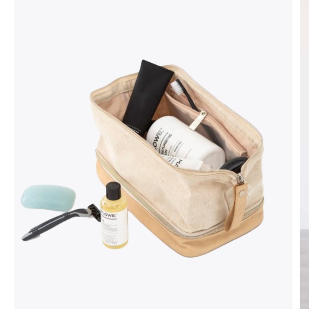 Beis - The Dopp Kit  in Beige